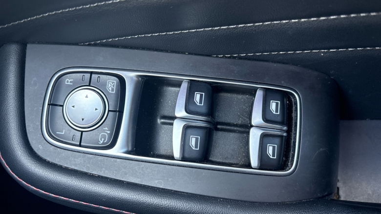 MG Hs 1.5 T-GDI Exclusive 5dr DCT Petrol Hatchback